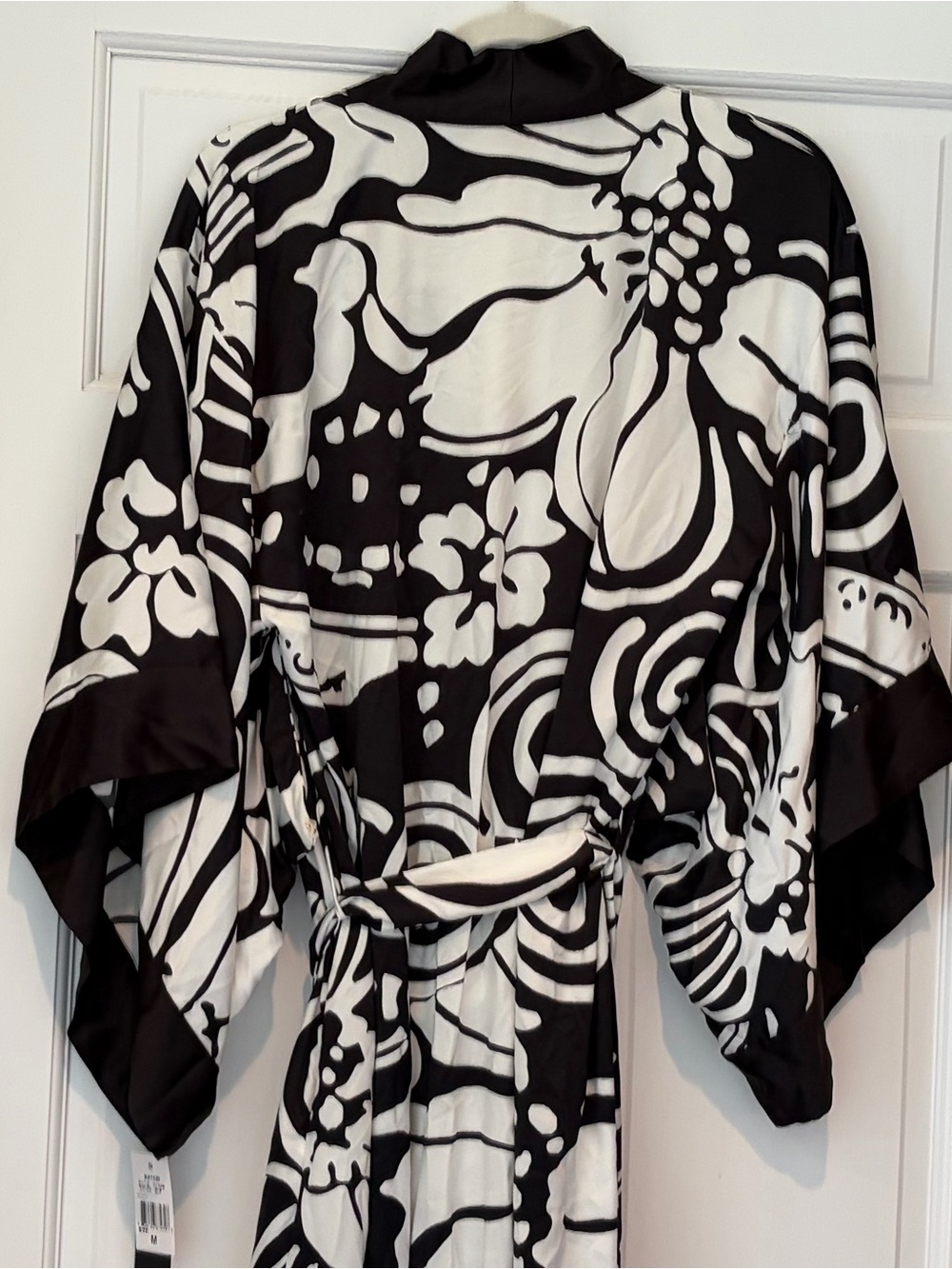 NWT Natori Tuvala Robe With Border Black and White Floral Wrap - Picture 4 of 12